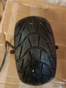 Parts: Kaabo Skywalker 8S motor with solid tyre