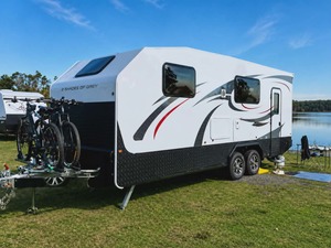 Windows: 600 x 1000 RV / Caravan / Van / Horse truck Windows
