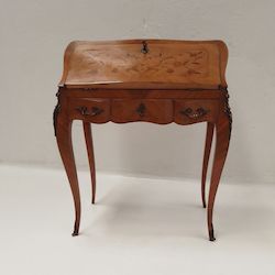 French Furniture: French Bureau de Dame