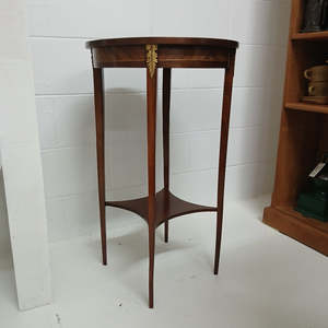 French Furniture: Empire Style Pedestal Table