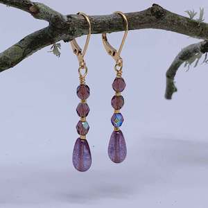 Lever Back: 18K Gold Dangle Earrings "Eloise" (Mauve)