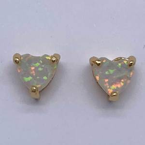 18K Gold Opal Heart Stud Earrings "Alma"