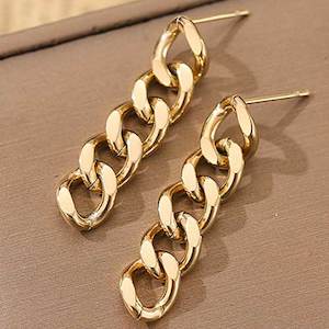 Sale: 14K Gold Drop Chain Earrings "Hillary" (35mm)