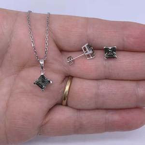 18K White Gold Square Crystal Jewellery Set "Whiti" (Green)