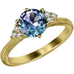 Alexandrite: 18K Gold Alexandrite Ring "Nadia"