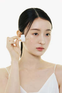 Skin1004: [Skin1004] Madagascar Centella Niacinamide 10 Boosting Shot Ampoule 30ml