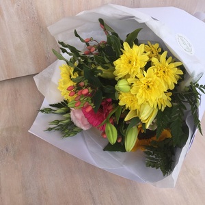 Products: Signature Bright Bouquet - Fresh Flowers Kaitaia