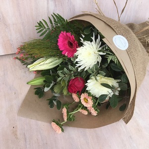 Products: Eco Country Garden Bouquet - Fresh Flowers Kaitaia