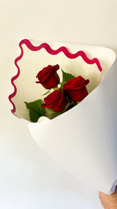 Premium Red Rose Trio - Valentine's Day - Fresh Flowers Kaitaia