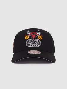 Mitchell Ness: Mitchell&Ness On Fire Bulls Black MNCG24208