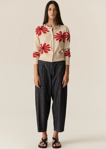 Cardis: POL – Lask Daisy Cardigan PP5538 – Ecru/Red