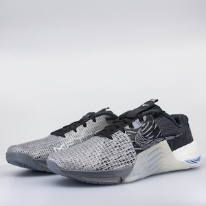 Nike Mens: Nike Metcon 8 Amp Mens (D Standard)