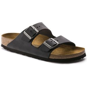 Birkenstock: Birkenstock Arizona Oiled Leather (Regular) Black