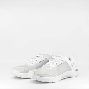 Womens Gym Shoes: Nike Metcon 10 (B Standard) Womens White/Metallic Silver