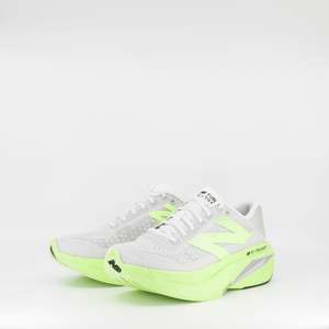 B Standard: New Balance FuelCell Supercomp Trainer v3 (B Standard) Womens Mint Flash/Grey Matter/Reflection