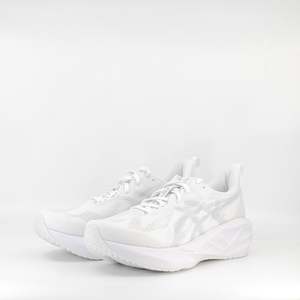 Asics Novablast 5 (B Standard) Womens White/Piedmont Grey