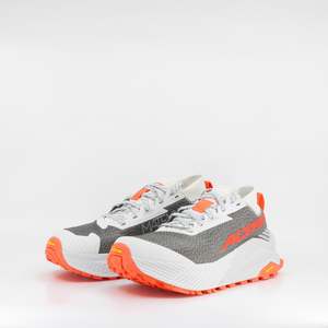 Altra: Altra Olympus 275 (B Standard) Womens White/Coral
