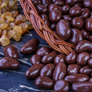 Basil: Chocolate Raisins Classic Taste 150g