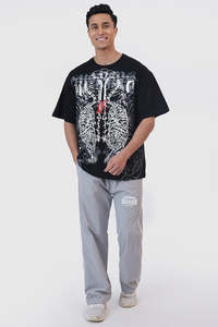 Gym Tshirts For Men: Twin Fangs Oversized T-shirt Black