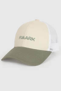 Caps: Sleek Trucker  Cap Beige/Olive