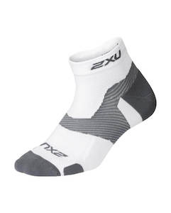 2xu: 2XU Vectr Light Cushion 1/4 Crew Socks