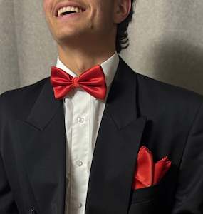 Accessory: BOW TIE - RED