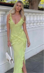 Ex Rental: Ex rental house of Cb dress med