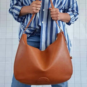 Hello Friday: Hello Friday Maeve Hold All - Tan