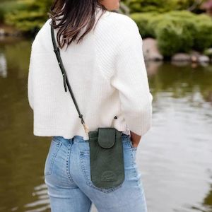 Hello Friday: Hello Friday Lexi Phone Bag - Olive