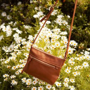 Moana Road Handbags: Thorndon Cross-Body Bag - Tan
