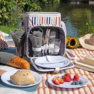 Camping Recreation: Country Living 4 Person Picnic Bag