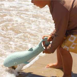 Camping Recreation: SunnyLife Sand Claw Whale