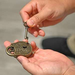 Fathers Day Gifts: Grecian Trick Lock