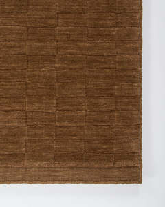 Large Floor Rugs: Hugo Toffee Floor Rug