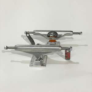 Trucks: INDEPENDENT STAGE 11 (HOLLOW) TRUCKS