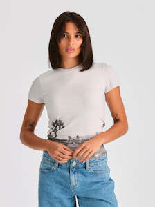 WRANGLER WILD LULLABY STAPLE TEE WMN