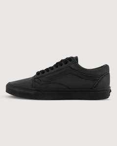 Footwear: VANS OLD SKOOL LEATHER SHOE