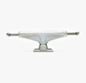 Skate: VENTURE WORREST PLAZA RAW TRUCKS