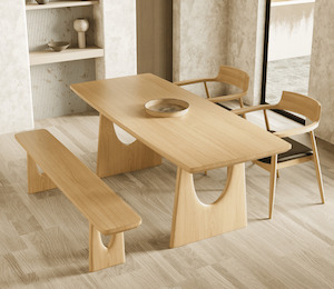LUNE Dining Table