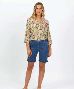 Vassalli Slim Leg above the knee Short 5775A- Blue Hue