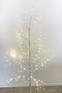 Christmas Decor: Light Up Christmas Tree