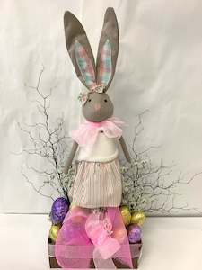 Easter: Easter Bunny in Pink