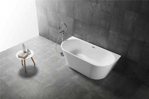 Bath Tub: Freestanding Wall Bathtub