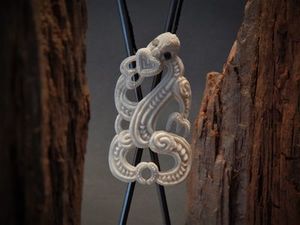 Rangi Wills 'Toa' bone carving