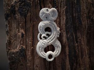 Products: Rangi Wills 'Toa 2' bone carving