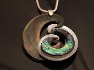 Neil Hanna pendant 694