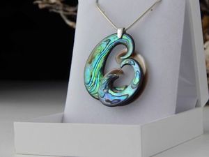 Neil Hanna: Neil Hanna pendant 814