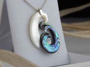 Neil Hanna pendant 838