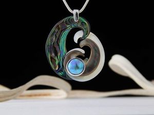 Neil Hanna pendant 913