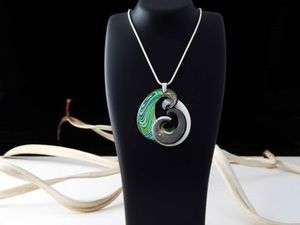 Neil Hanna pendant 915